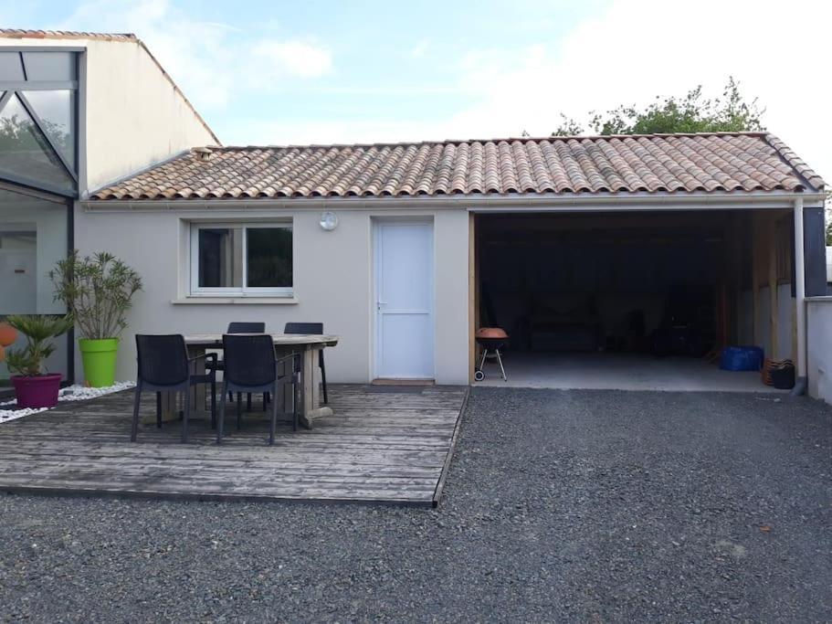 Maison De 4 Personnes Saint-Porchaire Exterior photo